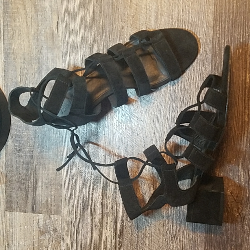 FRYE  Size 10 Gladiator Sandal Black Leather Lace up Short heel - Picture 8 of 16